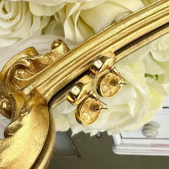 Vintage Givenchy Periwinkle Gold Oval Pierced Stud Earrings - Picture 6 of 7